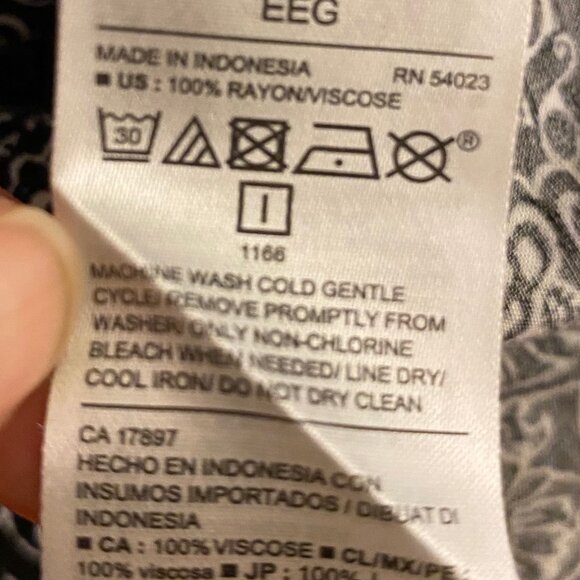 Old Navy Black and White Floral Print High Neck Swing Tank Top - Picture 6 of 7